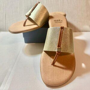 NWOT - Andre Assous Thong Slides - Made in Spain - FREE Mystery Gift